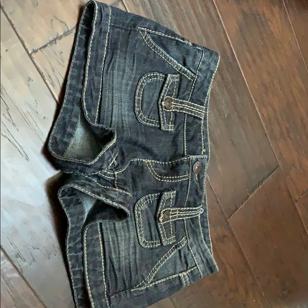 Mudd brand jean shorts size 7
